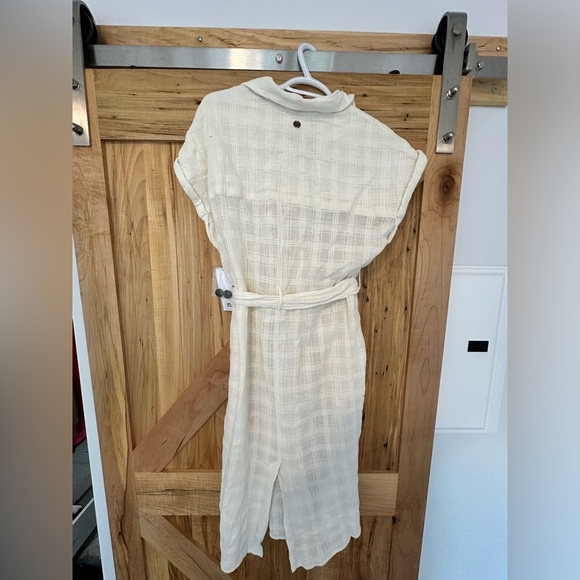 Rip Curl Belted midi dress - Picture 2 of 5